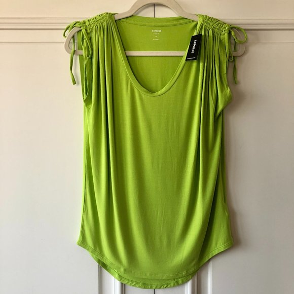 *NWT* Express Lime Green Scoop Neck Ruched Shoulder Relaxed Longline Tee - Picture 1 of 15